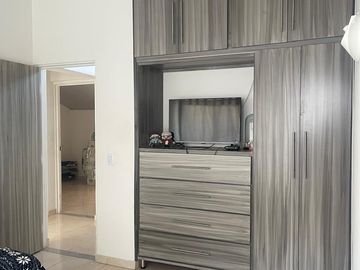 CASA GRANDE REMODELADA EN GRANJAS