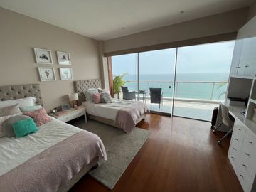 Venta exclusivo dpto. con vista panorámica al mar en la mejor zona de Barranco