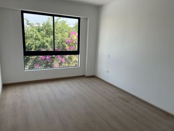 Venta dpto. de estreno en Chacarilla, 3 dorm.