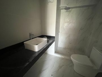 Venta dpto. de estreno en Chacarilla, 3 dorm.