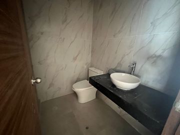 Venta dpto. de estreno en Chacarilla, 3 dorm.