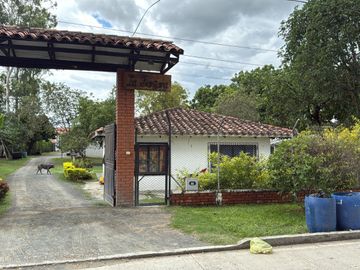 VENDO CASA FINCA EN ROZO AREA 5.500  VALOR $2.600.000.000