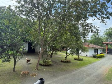 VENDO CASA FINCA EN ROZO AREA 5.500  VALOR $2.600.000.000