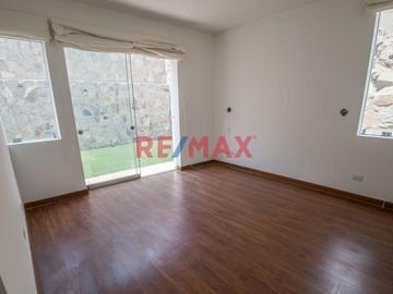 Casa En Venta En La Urb. El Sol De La Molina, Et. 3