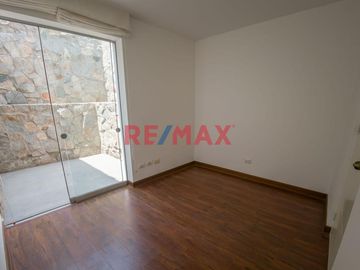 Casa En Venta En La Urb. El Sol De La Molina, Et. 3