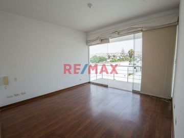 Casa En Venta En La Urb. El Sol De La Molina, Et. 3