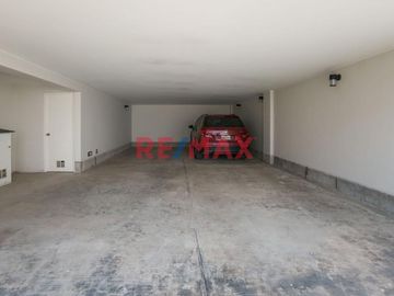 Casa En Venta En La Urb. El Sol De La Molina, Et. 3
