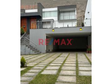 Casa En Venta En La Urb. El Sol De La Molina, Et. 3