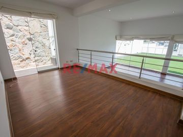 Casa En Venta En La Urb. El Sol De La Molina, Et. 3