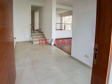 Casa En Venta En La Urb. El Sol De La Molina, Et. 3