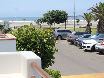 Venta espectacular casa de playa en las Lagunas de Puerto Viejo con 8 dorm