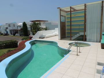Venta espectacular casa de playa en las Lagunas de Puerto Viejo con 8 dorm