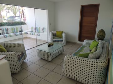 Venta espectacular casa de playa en las Lagunas de Puerto Viejo con 8 dorm
