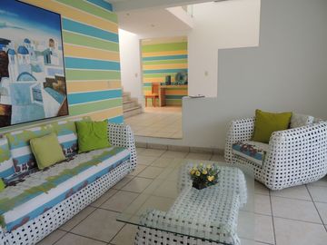 Venta espectacular casa de playa en las Lagunas de Puerto Viejo con 8 dorm