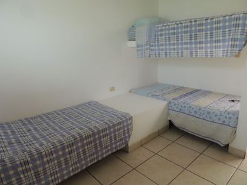 Venta espectacular casa de playa en las Lagunas de Puerto Viejo con 8 dorm