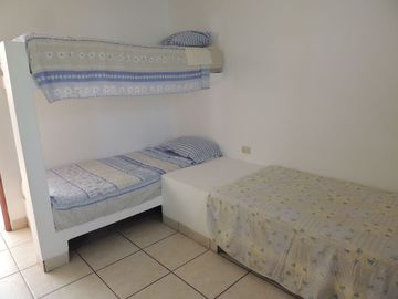 Venta espectacular casa de playa en las Lagunas de Puerto Viejo con 8 dorm