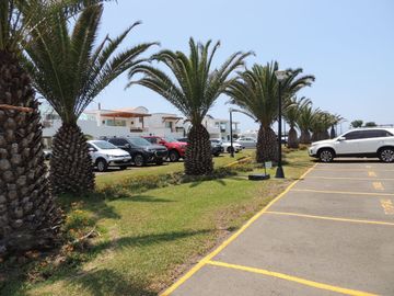 Venta espectacular casa de playa en las Lagunas de Puerto Viejo con 8 dorm