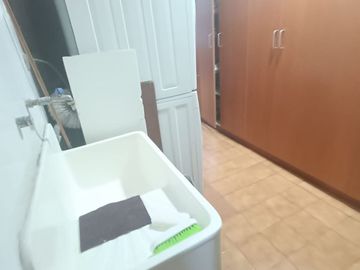 🏡 ¡ALQUILO DEPARTAMENTO CON 3 DORMITORIOS CON VISTA INTERNA DENTRO DE CONDOMINIO