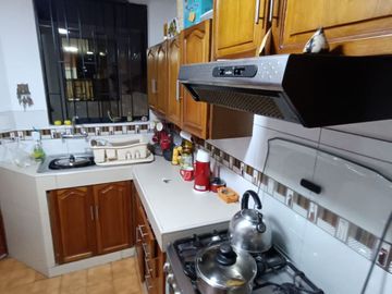 🏡 ¡ALQUILO DEPARTAMENTO CON 3 DORMITORIOS CON VISTA INTERNA DENTRO DE CONDOMINIO