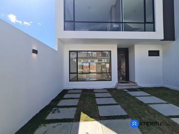 Pre venta de casas a estrenar en Epoca cerca del colegio Mater Dei al sur de la ciudad