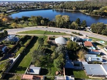 Inmejorable propiedad Comercial en el dique de Tandil