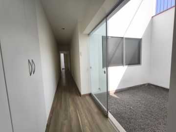Venta de Dúplex en primer piso con terraza – Miraflores