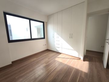 Venta de Dúplex en primer piso con terraza – Miraflores