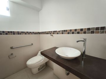 Venta de Dúplex en primer piso con terraza – Miraflores