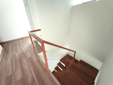 Venta de Dúplex en primer piso con terraza – Miraflores