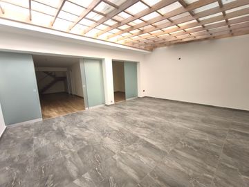 Venta de Dúplex en primer piso con terraza – Miraflores