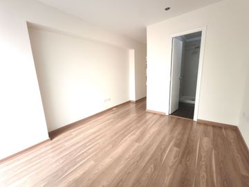 Venta de Dúplex en primer piso con terraza – Miraflores