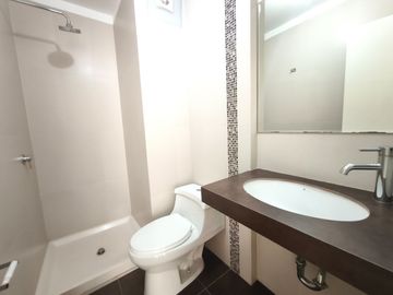 Venta de Dúplex en primer piso con terraza – Miraflores