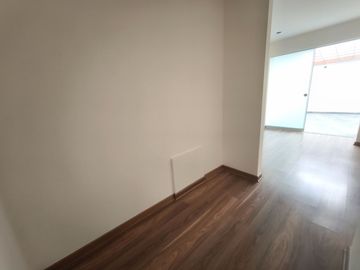 Venta de Dúplex en primer piso con terraza – Miraflores