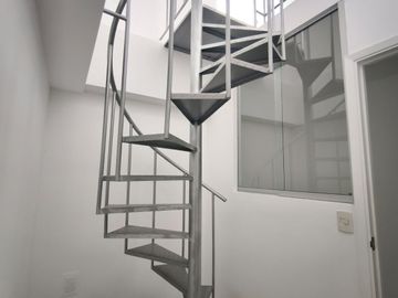 Venta de Dúplex en primer piso con terraza – Miraflores