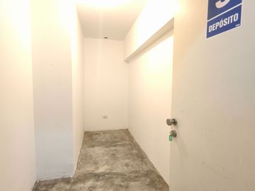 Venta de Dúplex en primer piso con terraza – Miraflores