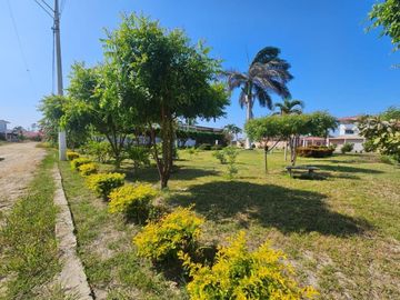 VILLAMIL PLAYAS VENDO CASA CON DORMITORIOS EN PLANTA BAJA Y SALIDA AL MAR
