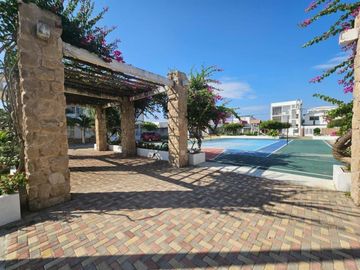 VILLAMIL PLAYAS VENDO CASA CON DORMITORIOS EN PLANTA BAJA Y SALIDA AL MAR