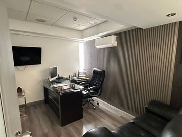 Vendo Oficina Amoblada Con Vista Panorámica En Chacarilla - Surco