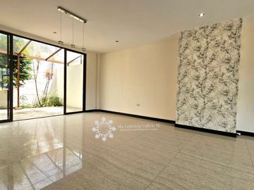 En venta Casa en Chaullabamba, de 4 dormitorios, Cuenca Ecuador