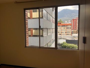 COMODO DEPARTAMENTO EN VENTA SECTOR COMERCIAL