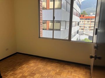 COMODO DEPARTAMENTO EN VENTA SECTOR COMERCIAL