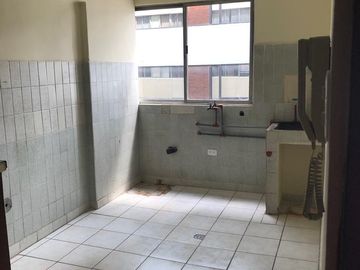 COMODO DEPARTAMENTO EN VENTA SECTOR COMERCIAL