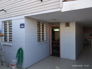 SE VENDE CASA 3 DORMITORIOS, VILLA REY DEL SOL, MAIPÚ.