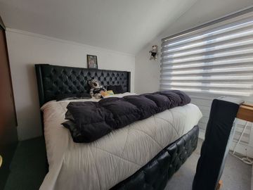SE VENDE CASA 3 DORMITORIOS, VILLA REY DEL SOL, MAIPÚ.