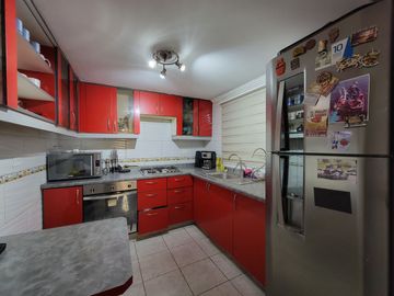 SE VENDE CASA 3 DORMITORIOS, VILLA REY DEL SOL, MAIPÚ.