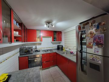 SE VENDE CASA 3 DORMITORIOS, VILLA REY DEL SOL, MAIPÚ.