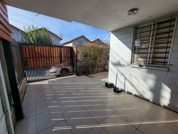 SE VENDE CASA 3 DORMITORIOS, VILLA REY DEL SOL, MAIPÚ.