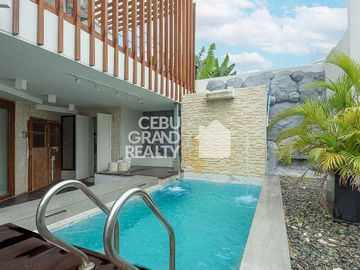 Luxury House with Swimming Pool for Sale in Brookfield Subdivision