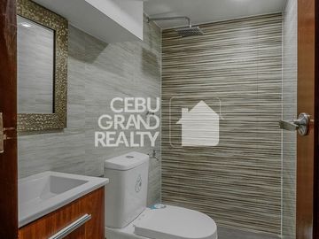 Luxury House with Swimming Pool for Sale in Brookfield Subdivision