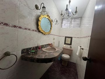 Oportunidad Única ¡¡ Venta De Casa En Santiago Surco, Límite Con Miraflores /Excelente Ubicación Para Proyecto Inmobiliario